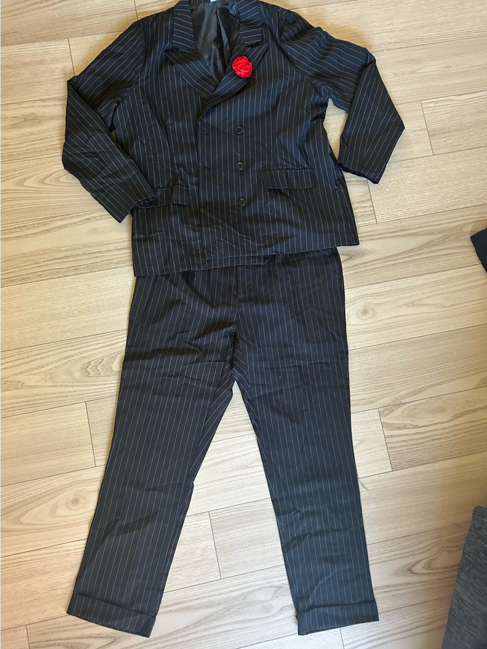 Spirit Halloween Adult Gangster Suit Costume.